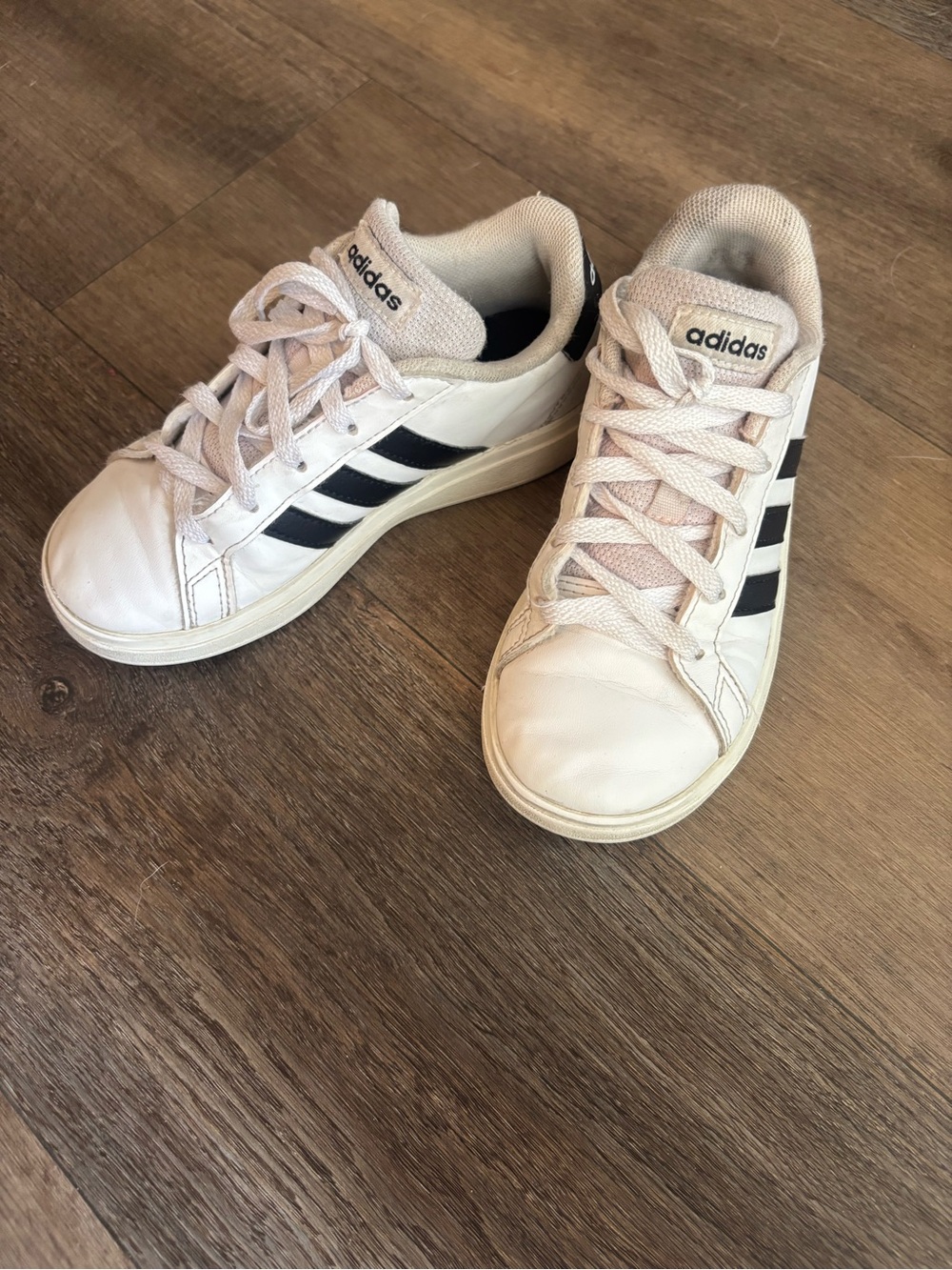 adidas Kids White and Black Low-Top Sneakers